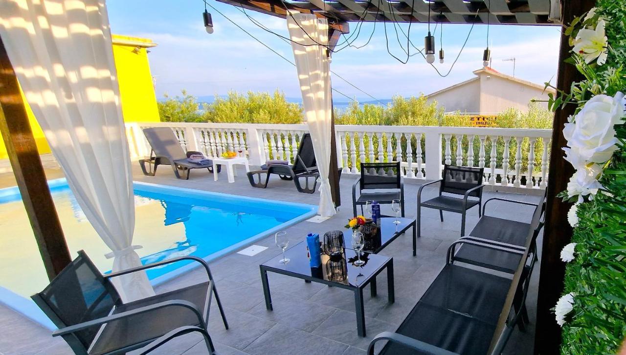 Sunny Holiday House With Pool Kaštela Exterior foto