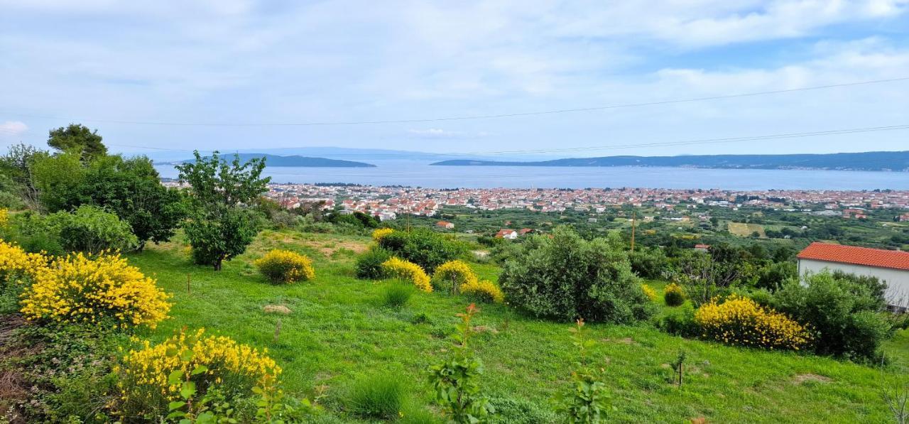 Sunny Holiday House With Pool Kaštela Exterior foto