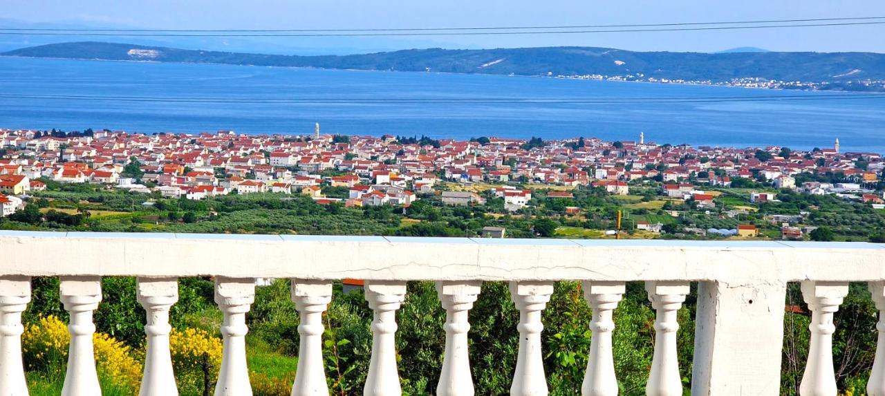 Sunny Holiday House With Pool Kaštela Exterior foto