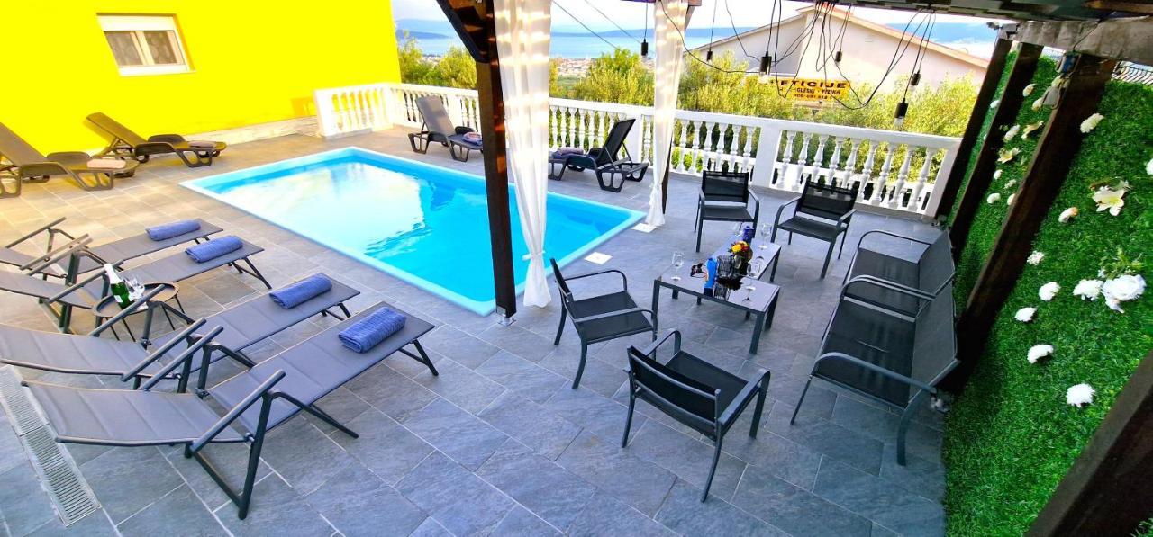 Sunny Holiday House With Pool Kaštela Exterior foto